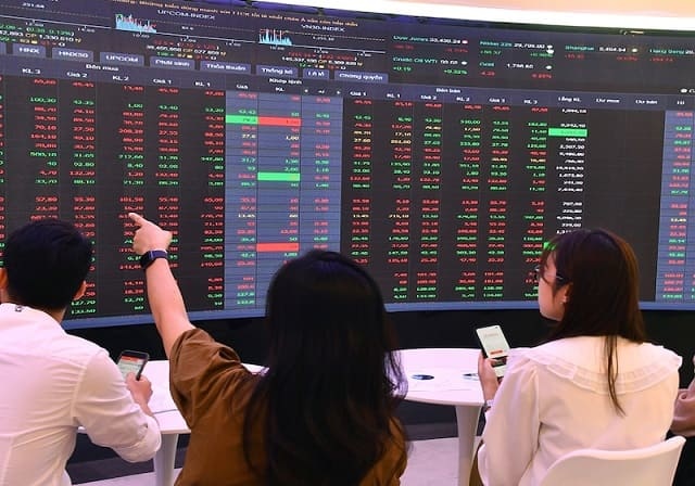 Thị trường chứng khoán phiên sáng 09/01: Nhà đầu tư thận trọng hơn