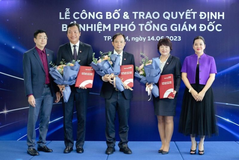 Tháng 6/2023 vừa qua, ông Lê Anh Tài (Chủ tịch HĐQT) và bà Nguyễn Thanh Phượng (Phó Chủ tịch HĐQT) trao quyết định bổ nhiệm đến 3 Phó tổng giám đốc gồm: Ông Phan Việt Hải, bà Văn Thành Khánh Linh và ông Nguyễn Thanh Tú.