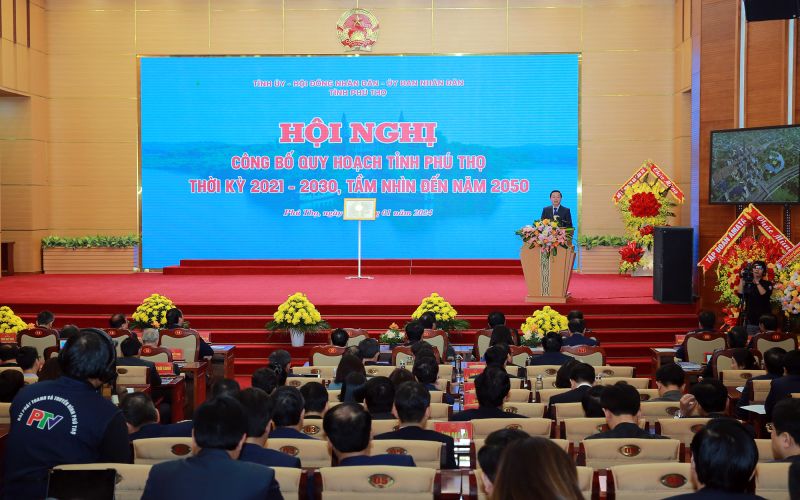 Phó Thủ tướng Trần Hồng Hà: Tài nguyên văn hóa, lịch sử không chỉ là sức mạnh tinh thần nội sinh mà còn là nguồn lực vật chất để Phú Thọ phát triển đột phá về du lịch - Ảnh: VGP/Minh Khôi