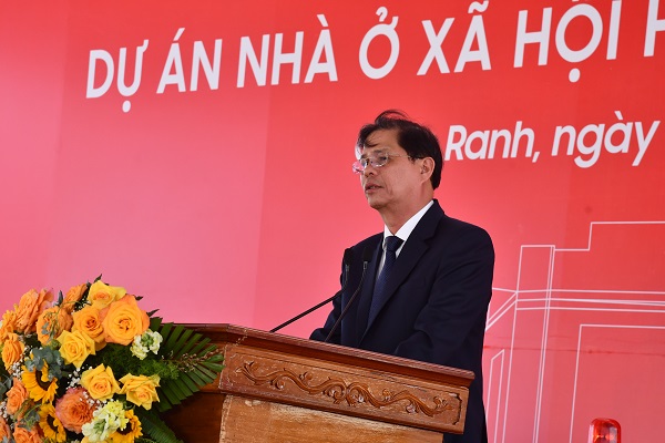 Ông Nguyễn Tấn Tuân- Phó Bí thư Tỉnh ủy, Chủ tịch UBND tỉnh Khánh Hòa thay mặt lãnh đạo địa phương phát biểu