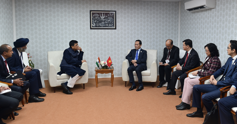 Phó Thủ tướng và Bộ trưởng Công Thương Ấn Độ nhất trí hai bên sẽ phối hợp chặt chẽ trong việc rà soát các vấn đề để có giải pháp toàn diện thúc đẩy quan hệ kinh tế, thương mại, đầu tư giữa Việt Nam và Ấn Độ phát triển theo hướng bền vững hơn - Ảnh: VGP/Hải Minh Phó Thủ tướng và Bộ trưởng Công Thương Ấn Độ nhất trí hai bên sẽ phối hợp chặt chẽ trong việc rà soát các vấn đề để có giải pháp toàn diện thúc đẩy quan hệ kinh tế, thương mại, đầu tư giữa Việt Nam và Ấn Độ phát triển theo hướng bền vững hơn - Ảnh: VGP/Hải Minh