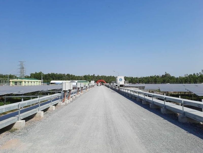 Nhà máy Điện mặt trời Hậu Giang- Nhà máy điện mặt trời đầu tiên của tỉnh Hậu Giang đã đi vào hoạt động vào tháng 3/2021