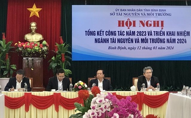 Bàn chủ tọa Hội nghị. Bàn chủ tọa Hội nghị.