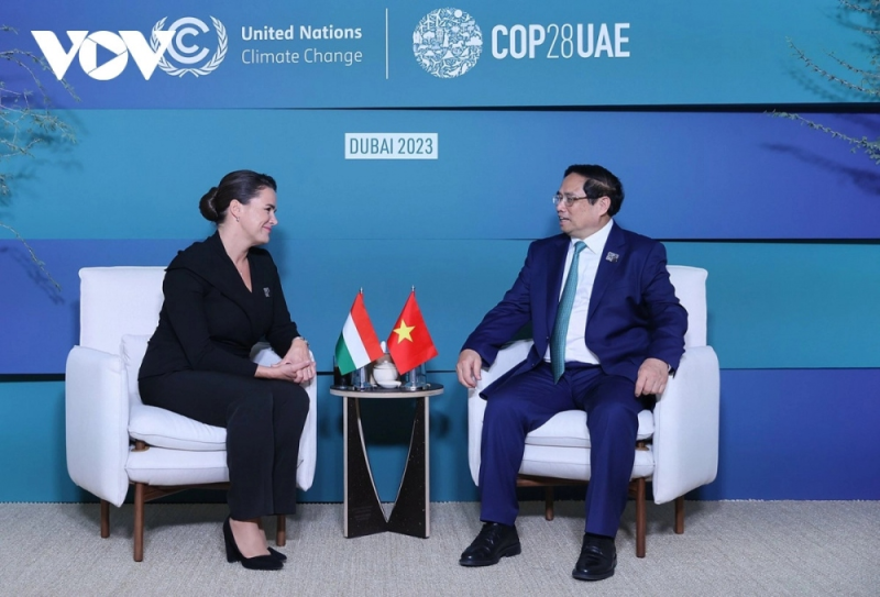 Thủ tướng Chính phủ Phạm Minh Chính gặp song phương gặp với Tổng thống Hungary Katalin Novak nhân dịp tham dự Hội nghị thượng đỉnh hành động khí hậu thế giới trong khuôn khổ Hội nghị lần thứ 28.