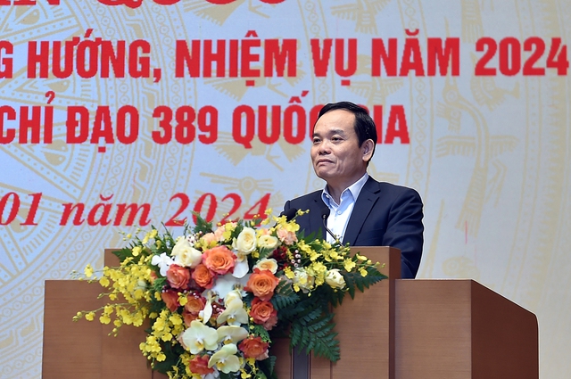 Phó Thủ tướng Trần Lưu Quang đánh giá cao những kết quả đạt được trong công tác phòng, chống tội phạm, chống buôn lậu, gian lận thương mại và hàng giả trong năm 2023 - Ảnh: VGP/Hải Minh