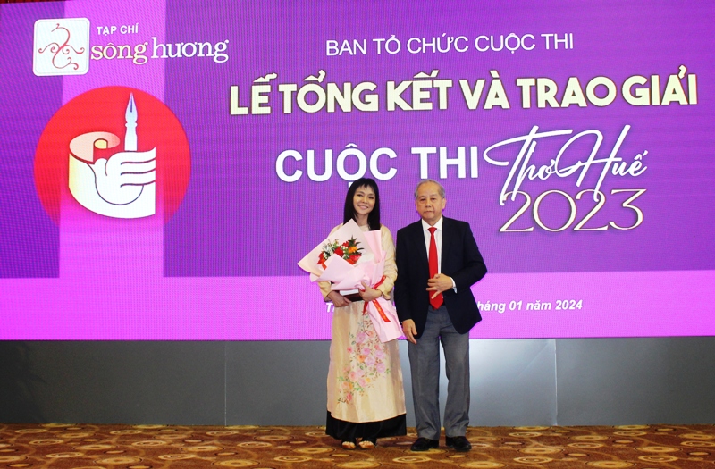 Trao giải thưởng cho các tác phẩm đạt giải