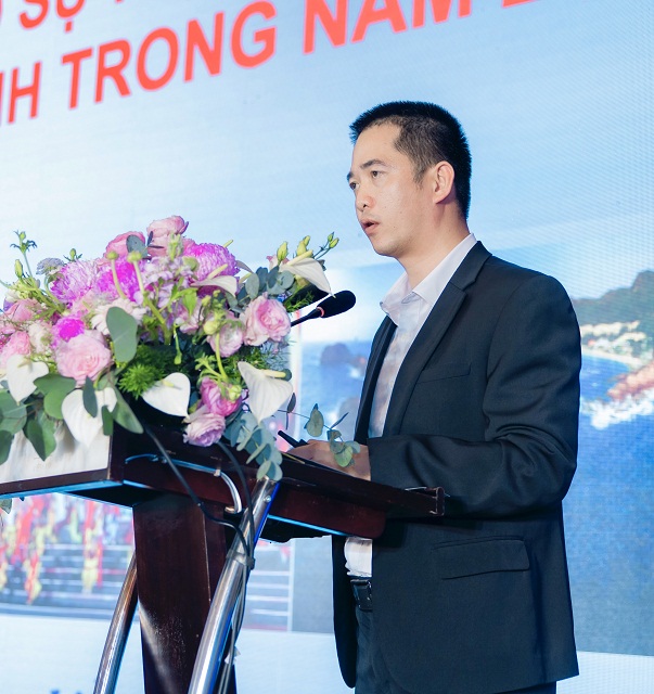 Ông Đặng Thành Hưng giới thiệu các sự kiện, lễ hội tỉnh Bình Định năm 2024. Ảnh: TT-XTDL-BĐ