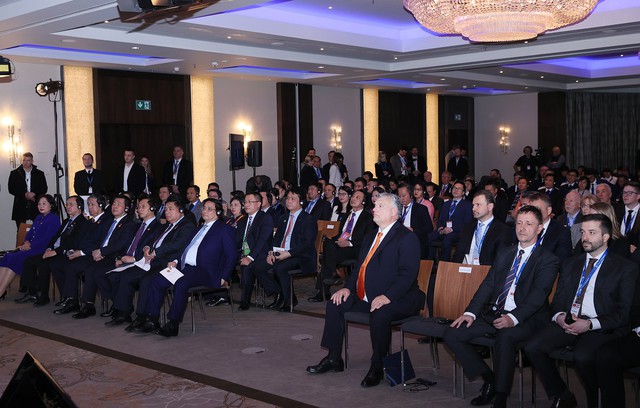 Thủ tướng Phạm Minh Chính và Thủ tướng Hungary Viktor Orbán đã tham dự Diễn đàn doanh nghiệp Việt Nam-Hungary - Ảnh: VGP/Nhật Bắc