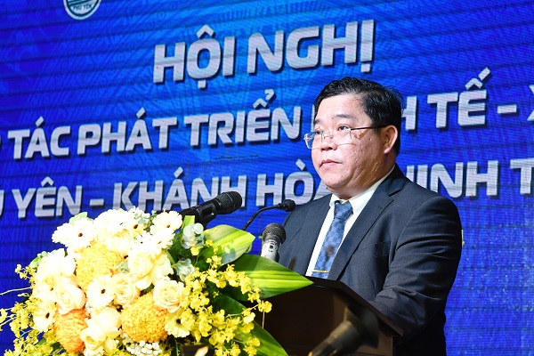 Ông Châu Ngô Anh Nhân- Giám đốc sở KHĐT Khánh Hòa báo cáo các nội dung hợp tác