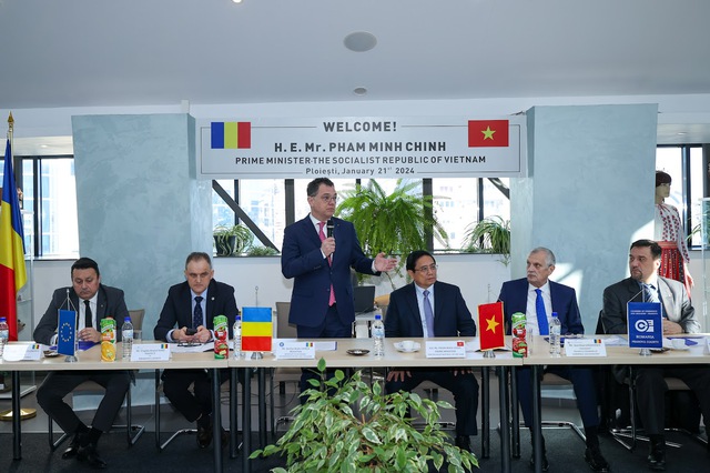 Bộ trưởng Kinh tế, Doanh nghiệp và Du lịch Romania Radu Stefan Oprea kêu gọi doanh nghiệp Romania và tỉnh Prahova nắm bắt cơ hội hợp tác, đầu tư với Việt Nam. Ảnh VGP/Nhật Bắc