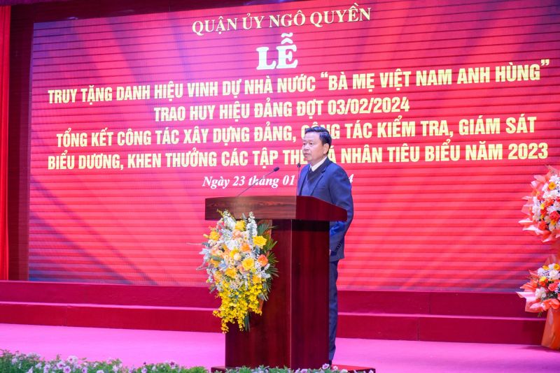 Đồng chí Phạm Văn Hà, Bí thư Quận ủy Ngô Quyền phát biểu tại buổi Lễ.