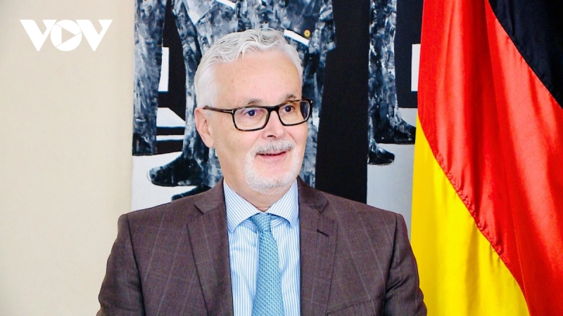 Đại sứ Guido Hildner. Đại sứ Guido Hildner.