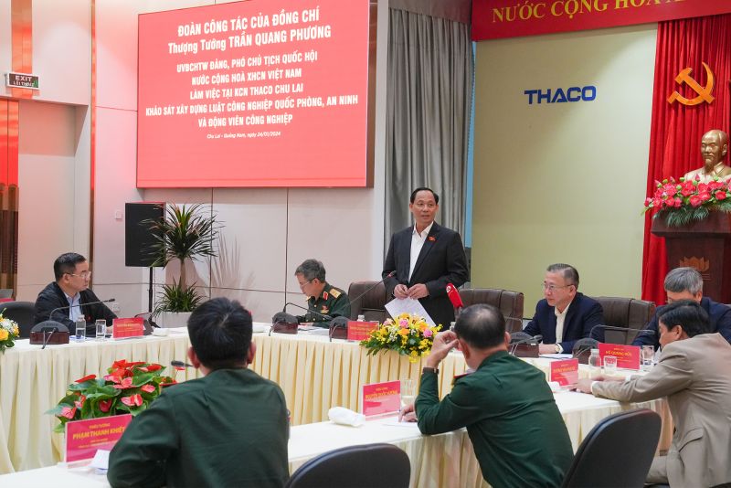 Đồng chí Thượng tướng Trần Quang Phương - UVBCHTW Đảng, Phó Chủ tịch Quốc hội phát biểu tại buổi làm việc