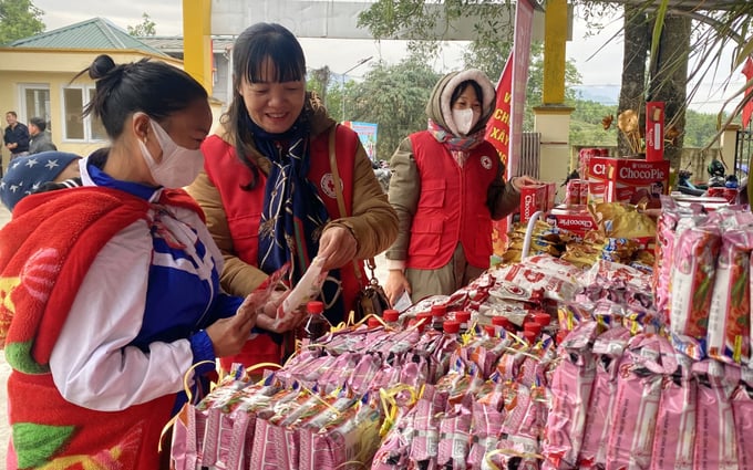 200 hộ gia đình nghèo ở Quảng Đức, Hải Hà, Quảng Ninh tham gia Chương trình chợ 