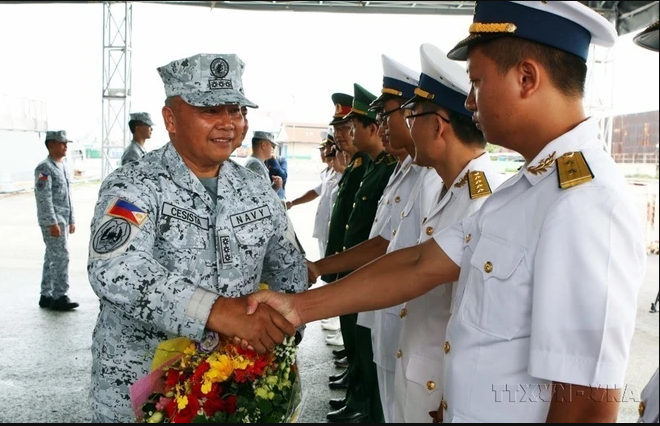 Lễ đón thủy thủ tàu hải quân Philippines thăm hữu nghị Thành phố Hồ Chí Minh (2019). (Ảnh: Xuân Khu/TTXVN)