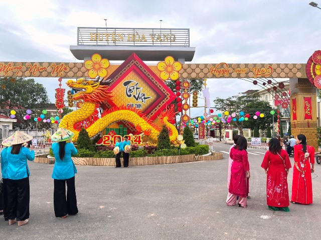 Tết Việt Giáp Thìn 2024 thành phố biển Đà Nẵng có gì lạ?