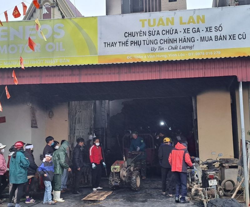 Hiện trường vụ cháy nhà dân tại thôn 4, xã Vĩnh Hưng, huyện Vĩnh Lộc làm 3 người trong cùng gia đình tử vong