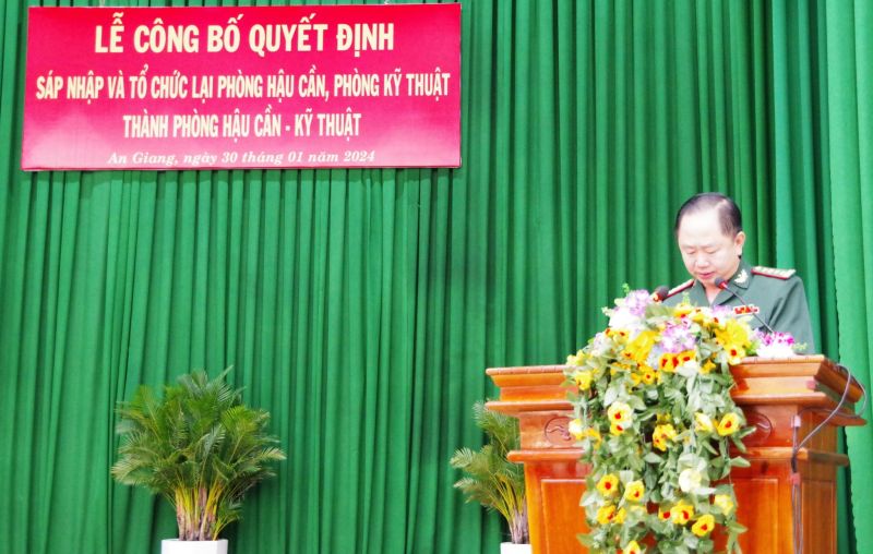 Đại tá Trần Ngọc Châu, Phó Chỉ huy trưởng – Tham mưu trưởng BĐBP tỉnh công bố các Quyết định