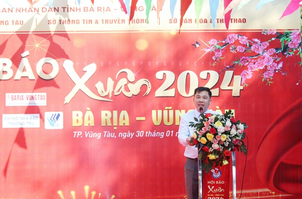 Ông Nguyễn Văn Thắng, Phó Trưởng Ban Tuyên giáo Tỉnh ủy phát biểu tại Lễ Khai mạc Hội Báo xuân BR-VT