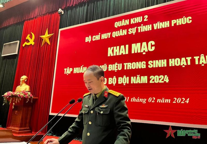 Đại tá Phạm Văn Trường, Phó chính ủy Bộ CHQS tỉnh Vĩnh Phúc phát biểu khai mạc.