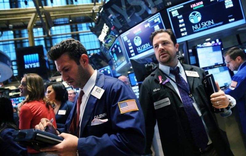 Giới đầu tư bán tháo cổ phiếu sau quyết định của Fed