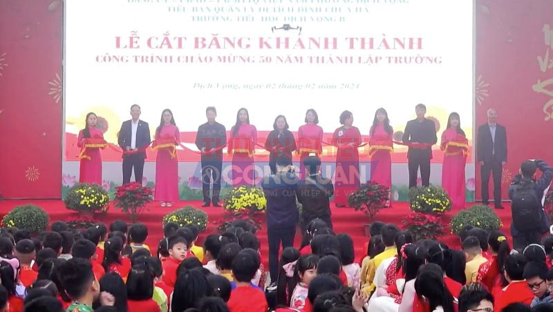Trường Tiểu học Dịch Vọng B tổ chức Lễ cắt băng khánh thành thư viện.