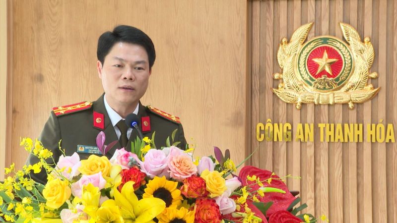 Đại tá Nguyễn Hữu Mạnh, Phó Giám đốc Công an tỉnh phát biểu ý kiến chỉ đạo tại Hội nghị