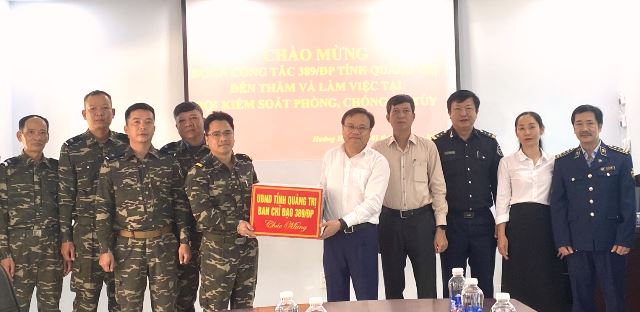 Phó Chủ tịch UBND tỉnh Lê Đức Tiến chúc Tết Đội kiểm soát phòng chống ma túy – Cục Hải quan tỉnh