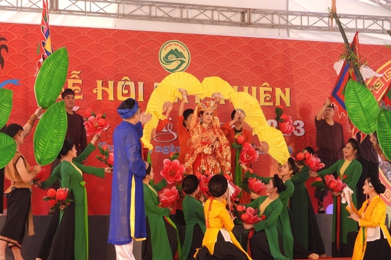 Hoạt cảnh chèo về Quốc Mẫu Tây Thiên tại khai mạc Lễ hội Tây Thiên năm 2023. Ảnh: TL