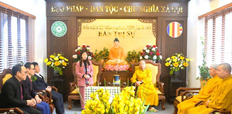 Đoàn công tác tỉnh Lạng Sơn thăm, tặng quà Ban Trị sự Giáo hội Phật giáo Việt Nam tỉnh