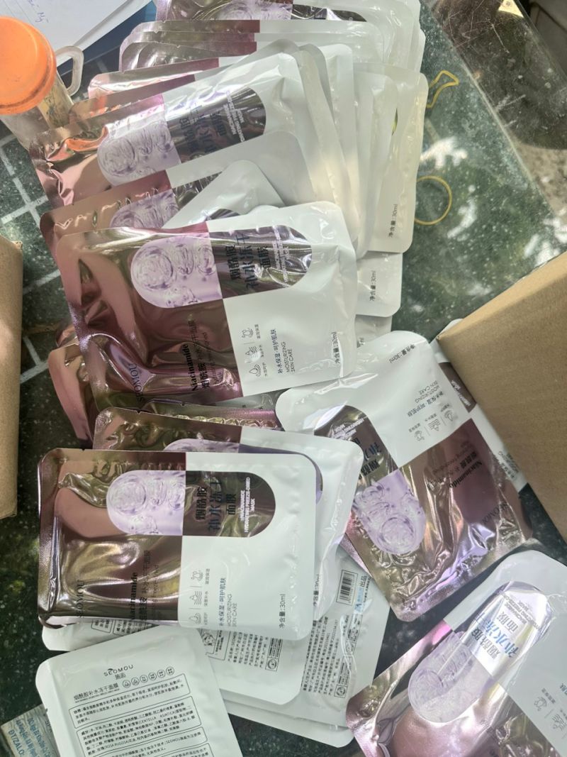 Sản phẩm chứa trong các thùng carton không có hóa đơn, chứng từ. Ảnh:CACC