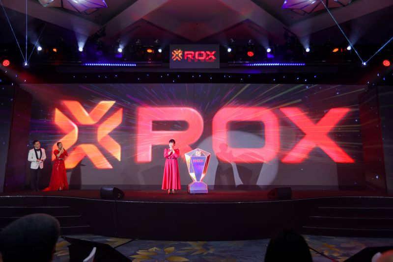 Bà Nguyễn Thị Nguyệt Hường – Chủ tịch HĐQT Tập đoàn trong thời khắc công bố thương hiệu ROX Group.