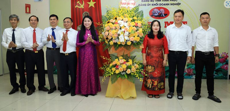Bí thư Tỉnh ủy Hoàng Thị Thúy Lan dự lễ ra mắt Chi bộ Công ty TNHH Jahwa Vina, ngày 13/7/2023