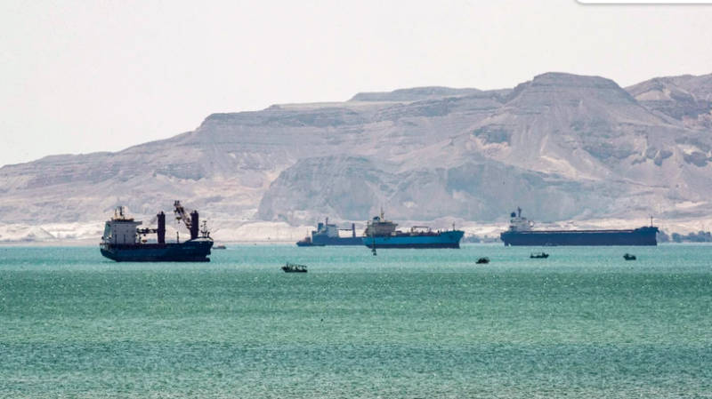 Cuộc khủng hoảng ở Biển Đỏ khiến lưu lượng tàu chở dầu đi qua Kênh đào Suez sụt giảm nhanh chóng.