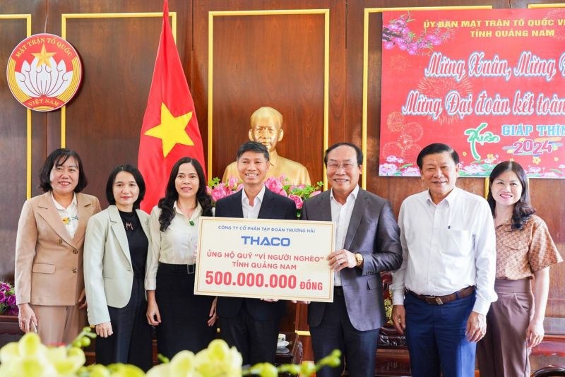 THACO ủng hộ Quỹ “Vì người nghèo” TP.HCM & tỉnh Quảng Nam