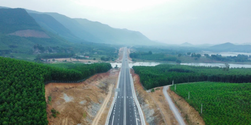 Trạm dừng nghỉ tạm được xây dựng tại Km 329+700, trên tuyến cao tốc Mai Sơn - QL45