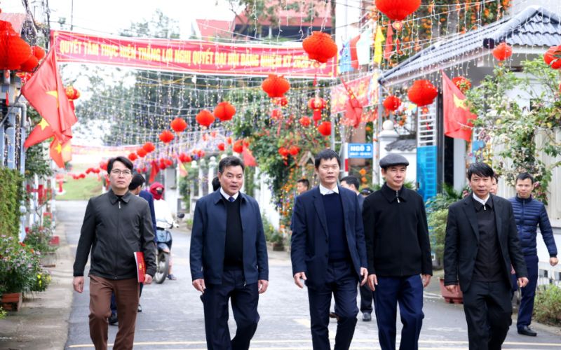 Phó Chủ tịch UBND tỉnh Nguyễn Văn Khước kiểm tra thực tế kết quả thực hiện Dự án Quản lý nguồn nước và ngập lụt Vĩnh Phúc