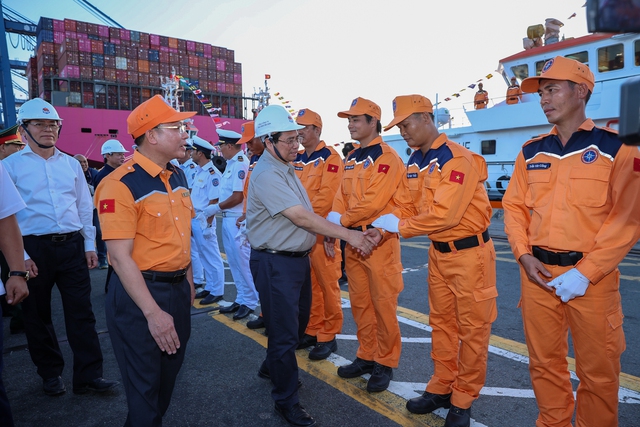 Thủ tướng chúc Tết lực lượng tìm kiếm cứu nạn hàng hải
