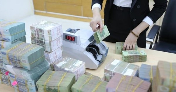 Lý do một số ngân hàng thương mại nhích tăng lãi suất trở lại?