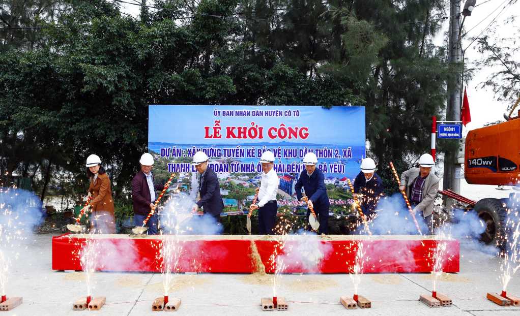 Khởi công dự án xây dựng tuyến kè bảo vệ khu dân cư thôn 2, xã Thanh Lân, góp phần phục vụ dân sinh và phát triển du lịch.