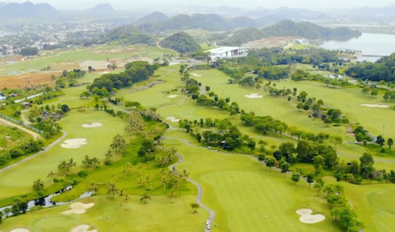 Một góc dự án khu sân golf 54 lỗ hồ Yên Thắng. (Ảnh: NBTV)