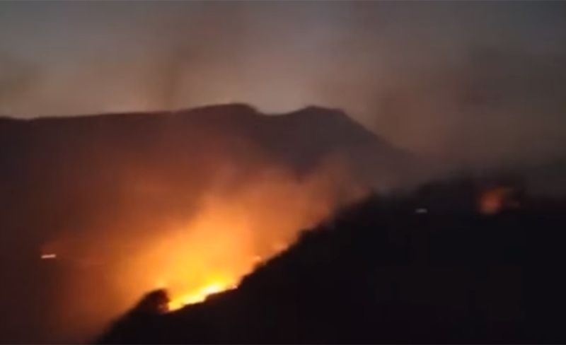 Cháy rừng ở Vườn quốc gia Hoàng Liên, huy động hàng trăm người dập lửa