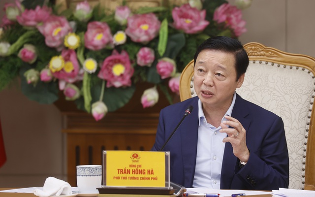 Phó Thủ tướng Trần Hồng Hà: Áp dụng cơ chế hậu kiểm trong quản lý, cấp, gia hạn số đăng ký lưu hành thuốc, nhưng bảo đảm chặt chẽ, khoa học, an toàn - Ảnh: VGP/Minh Khôi