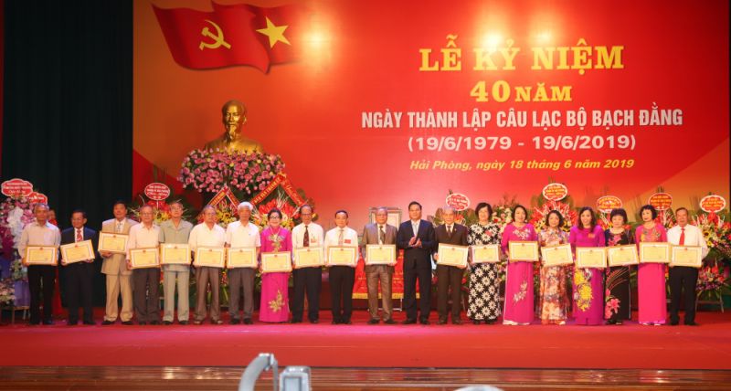 Lấy ý kiến Nhân dân về việc tặng thưởng Huân chương Độc lập hạng Nhì đối với Câu lạc bộ Bạch Đằng