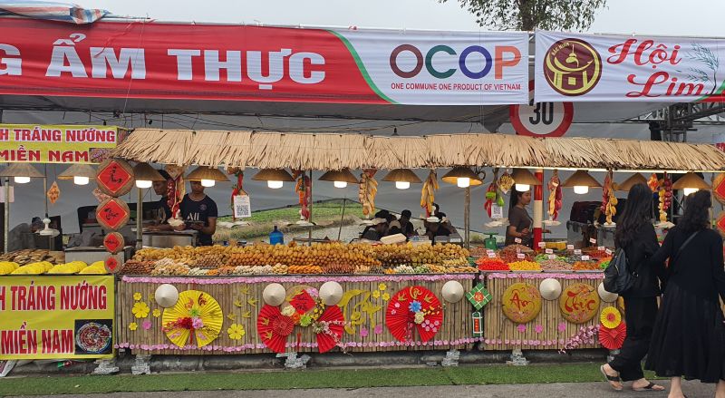 Các gian hàng ẩm thực OCOP rất phong phú Các gian hàng ẩm thực OCOP rất phong phú