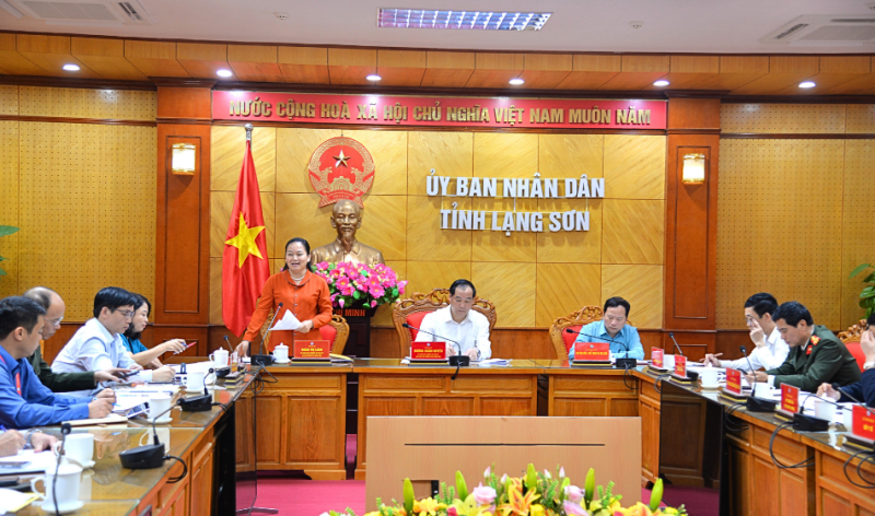 Bí thư Thành ủy Lạng Sơn Đoàn Thị Loan phát biểu tại buổi làm việc