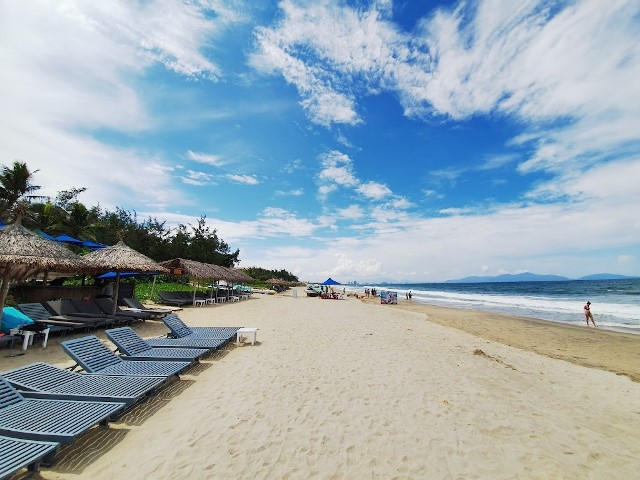 Bãi biển An Bàng.