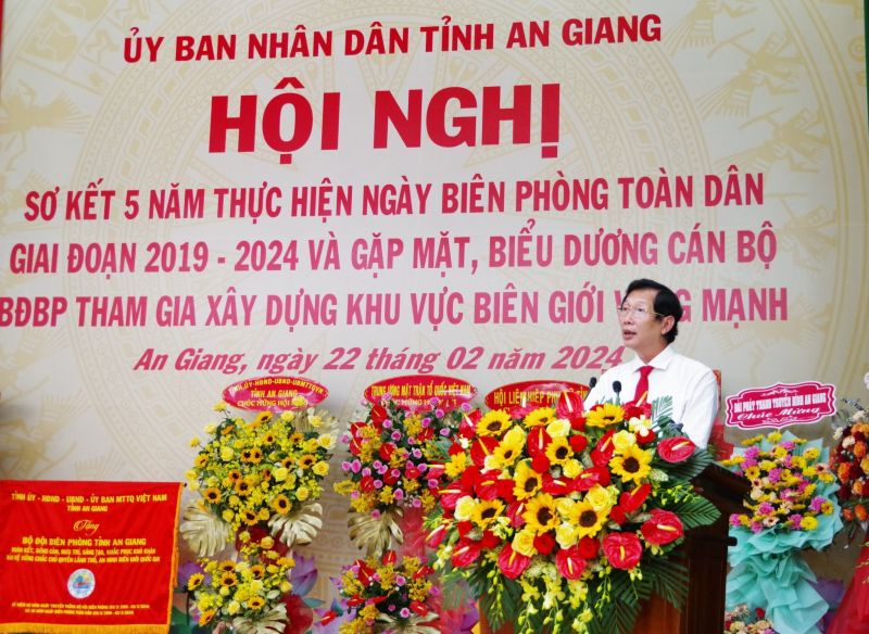 Đồng chí Lê Văn Phước, Uỷ viên Ban Thường vụ Tỉnh ủy, Phó Chủ tịch UBND tỉnh An Giang chủ trì hội nghị