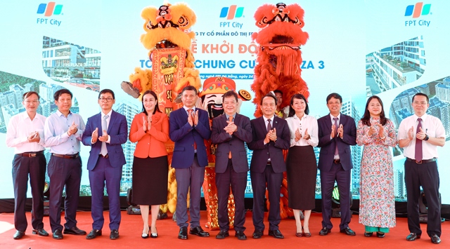 Lãnh đạo Thành uỷ, UBND, HĐND TP Đà Nẵng và lãnh đạo FPT City tại nghi thức khởi động dự án FPT Plaza 3. Lãnh đạo Thành uỷ, UBND, HĐND TP Đà Nẵng và lãnh đạo FPT City tại nghi thức khởi động dự án FPT Plaza 3.
