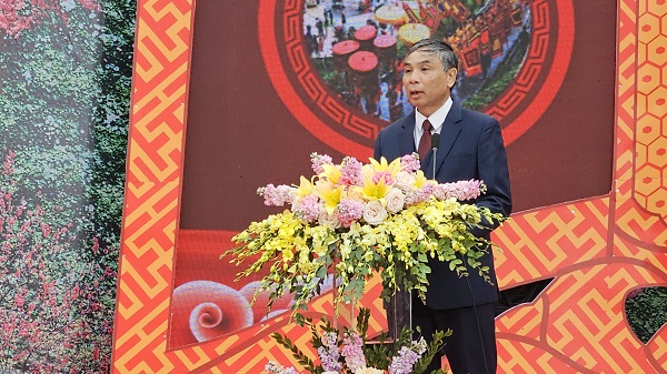 Đồng chí Hoàng Đăng Khoa - Chủ tịch UBND thành phố Lào Cai, Trưởng Ban Tổ chức Lễ hội đền Thượng Xuân Giáp Thìn 2024 đã đọc diễn văn khai mạc